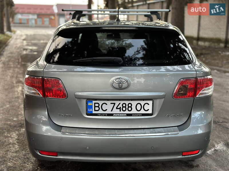 Toyota Avensis 2011
