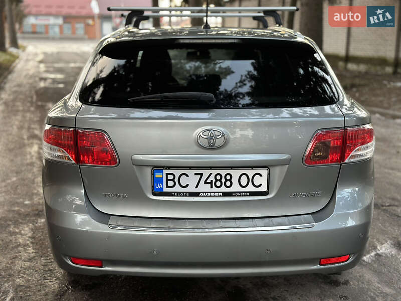 Toyota Avensis 2011