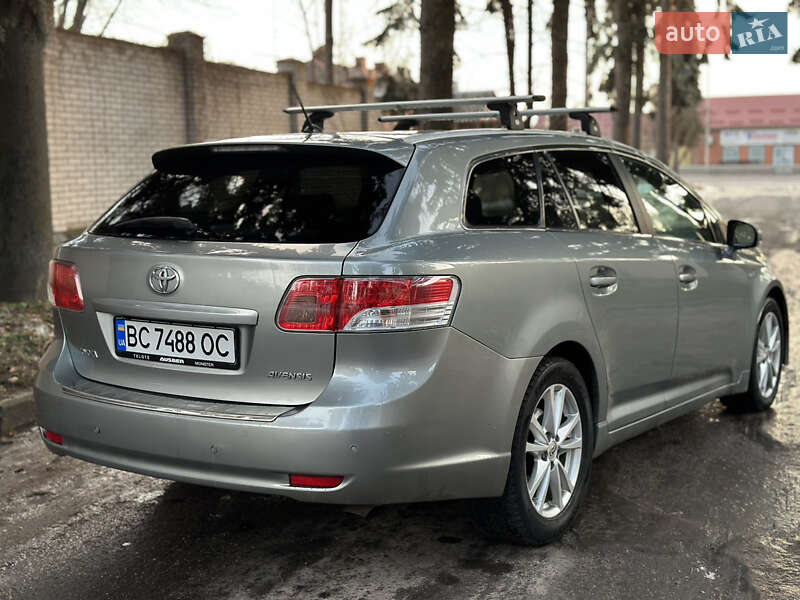 Toyota Avensis 2011