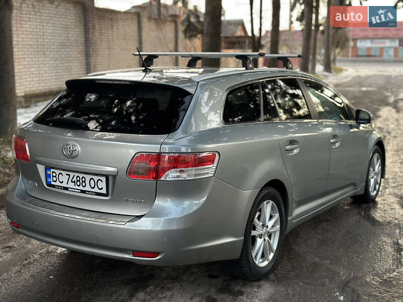 Toyota Avensis 2011