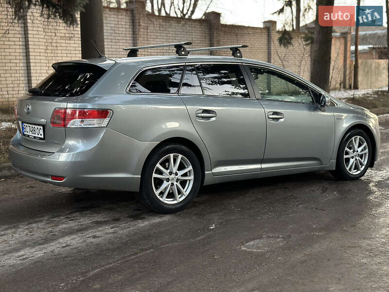 Toyota Avensis 2011
