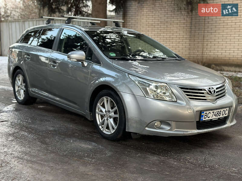 Toyota Avensis 2011
