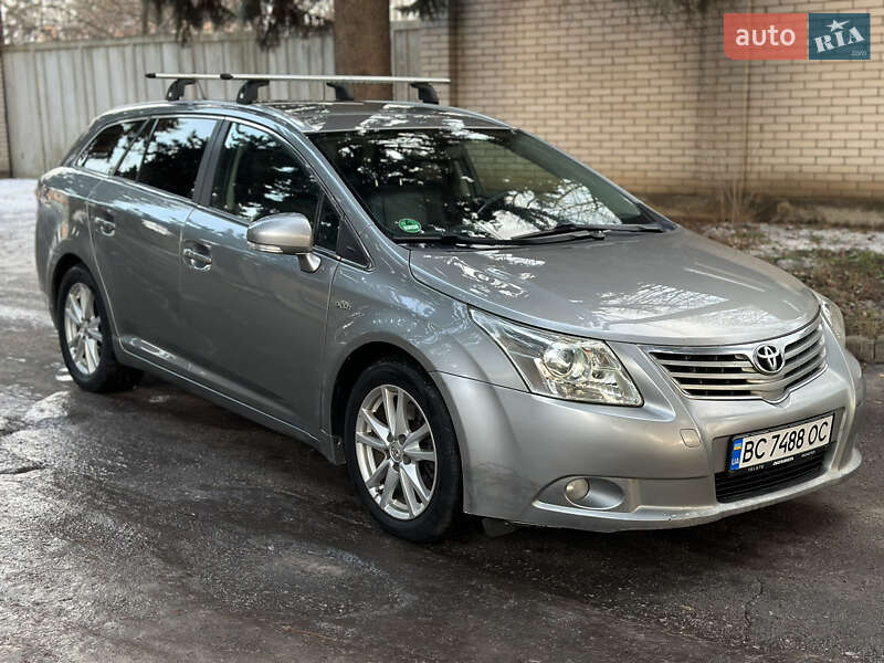 Toyota Avensis 2011