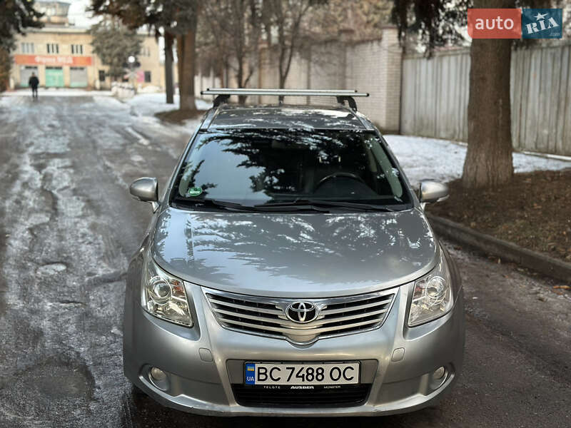 Toyota Avensis 2011