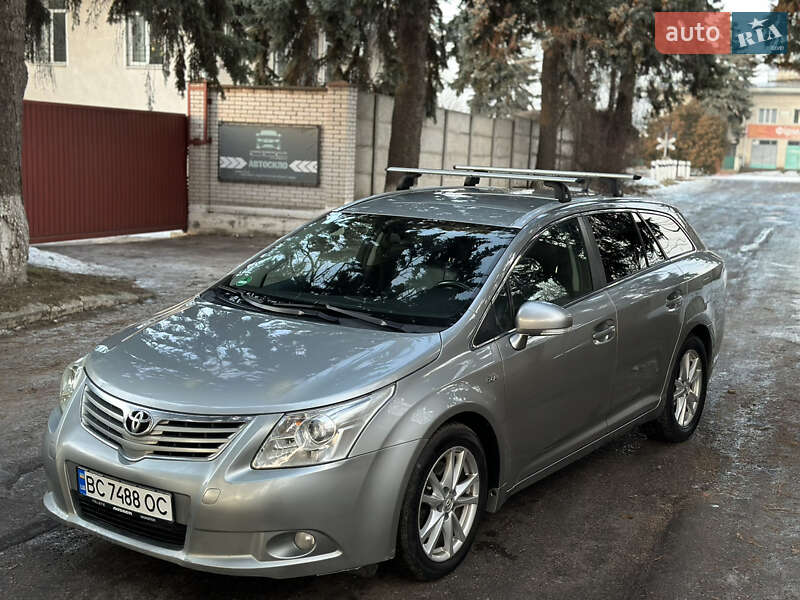 Toyota Avensis 2011