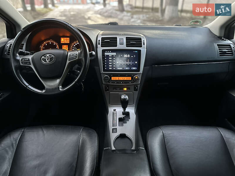 Toyota Avensis 2011