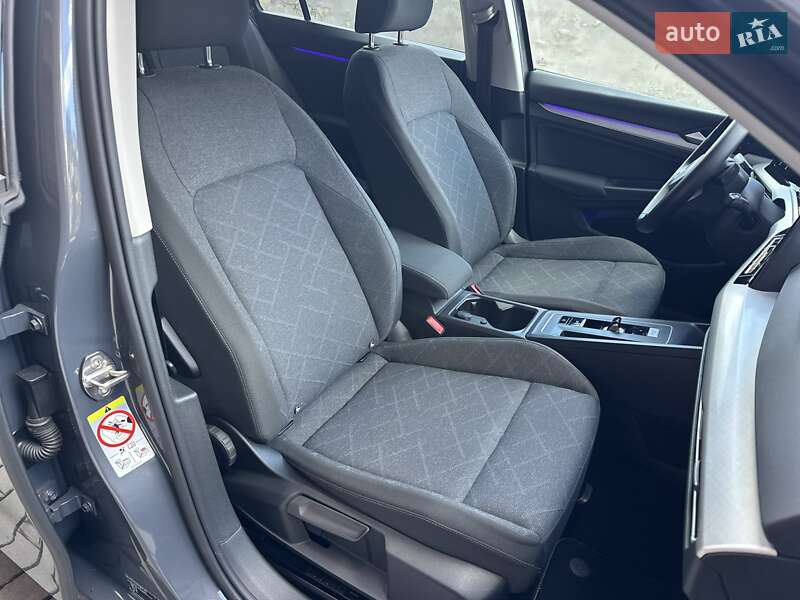 Volkswagen Golf 2022