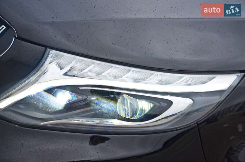 Mercedes-Benz V-Class 2015