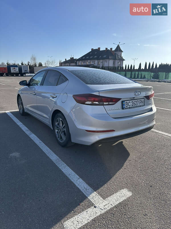Hyundai Elantra 2018