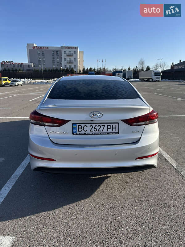 Hyundai Elantra 2018