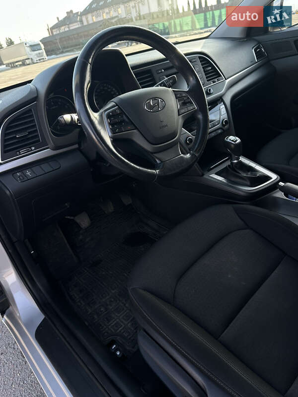 Hyundai Elantra 2018