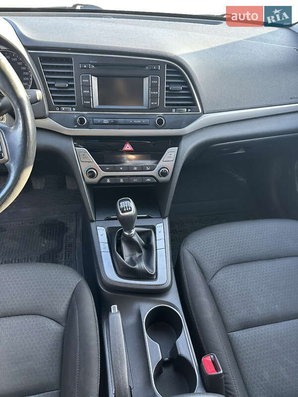 Hyundai Elantra 2018