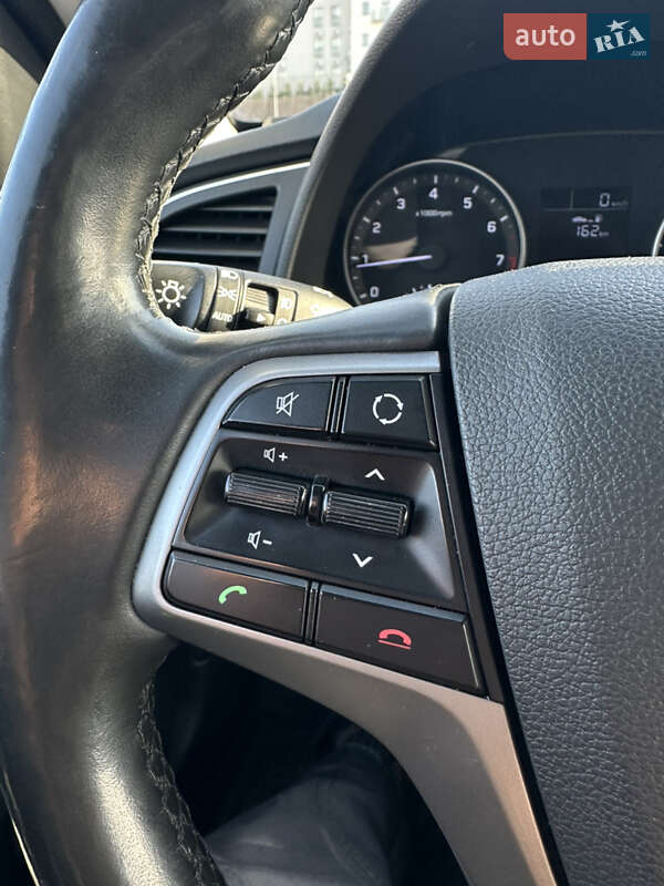 Hyundai Elantra 2018