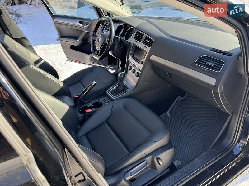 Volkswagen Golf 2016