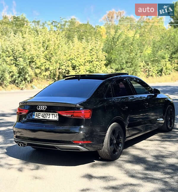 Audi-0