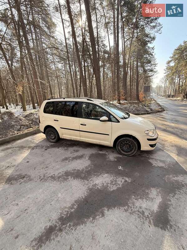 Volkswagen Touran 2010
