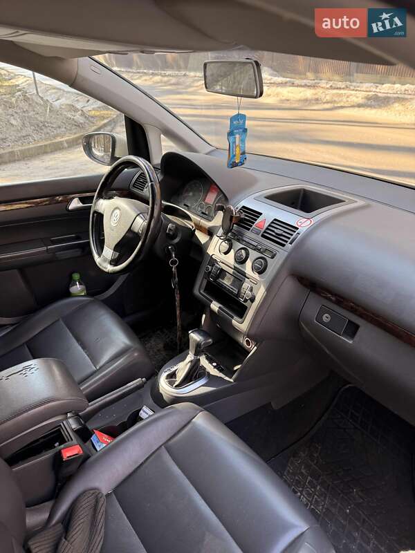 Volkswagen Touran 2010