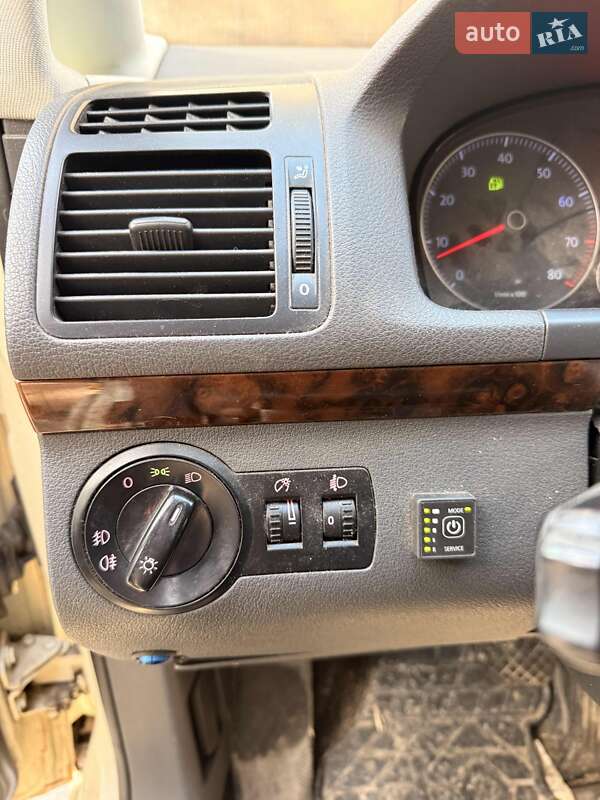 Volkswagen Touran 2010