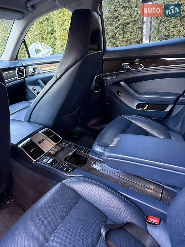 Porsche Panamera 2012