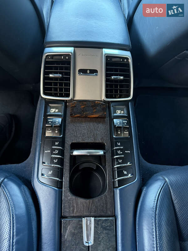 Porsche Panamera 2012