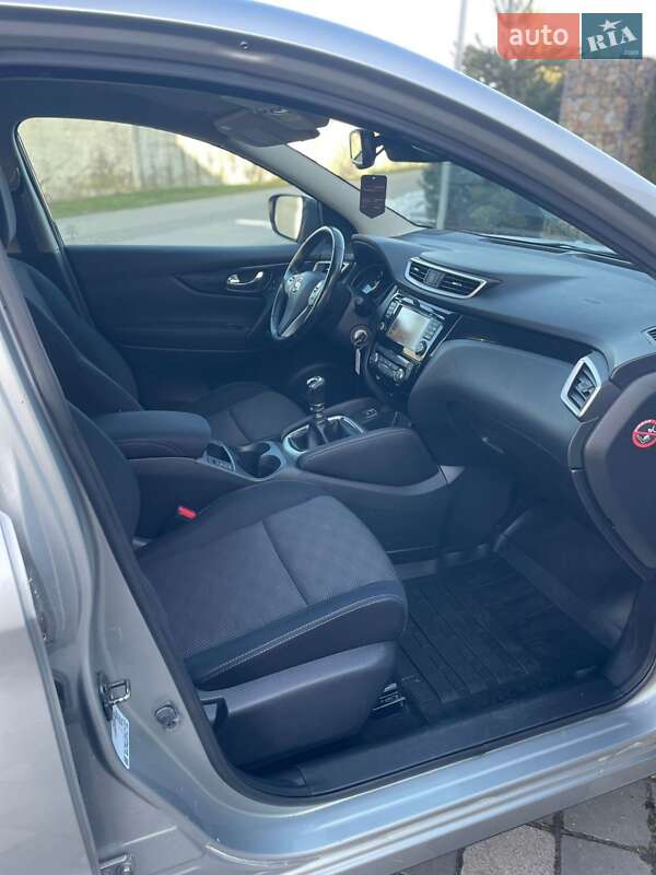 Nissan-12