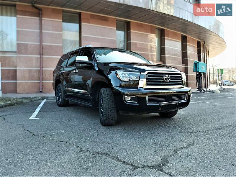 Toyota Sequoia 2018