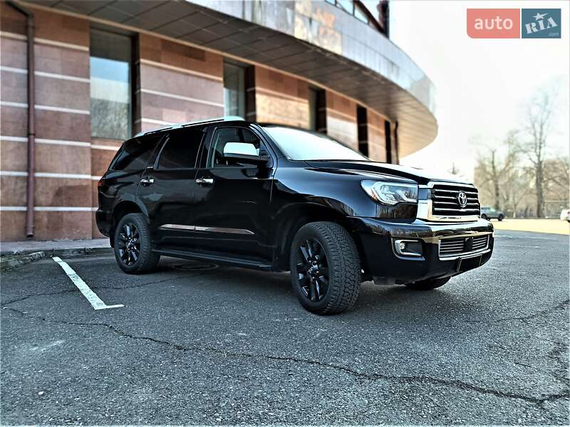 Toyota Sequoia 2018