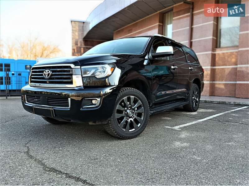 Toyota Sequoia 2018