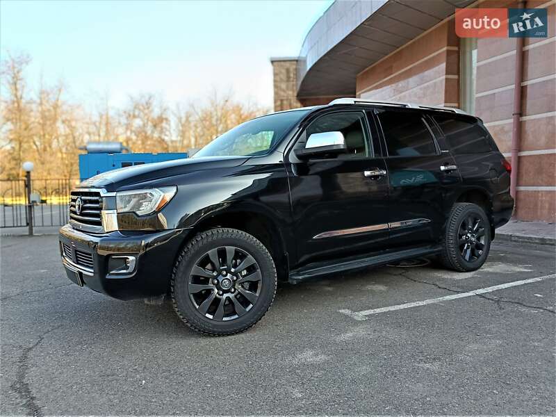 Toyota Sequoia 2018