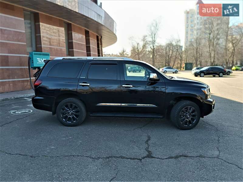 Toyota Sequoia 2018
