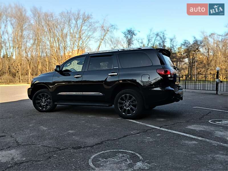 Toyota Sequoia 2018