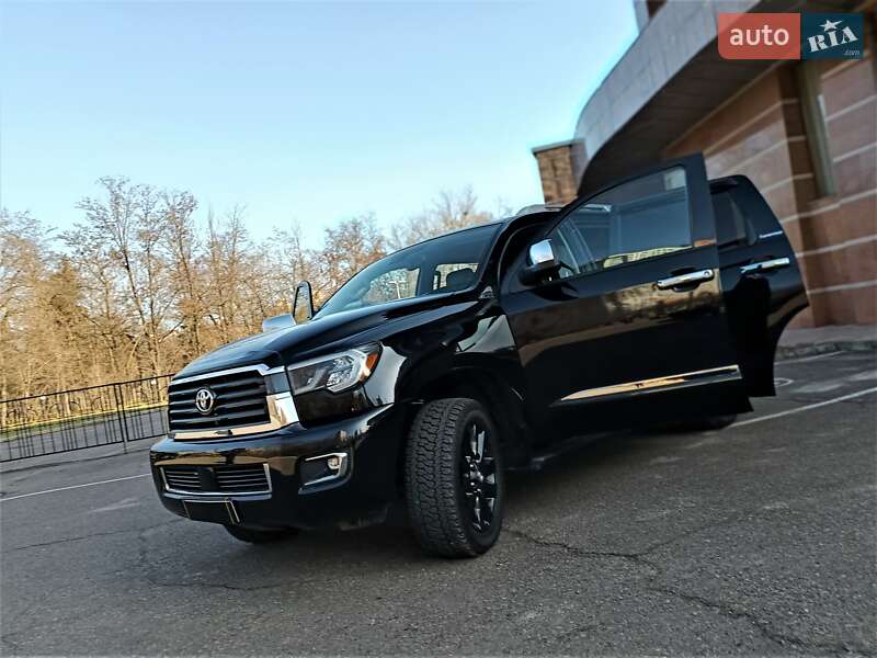 Toyota Sequoia 2018