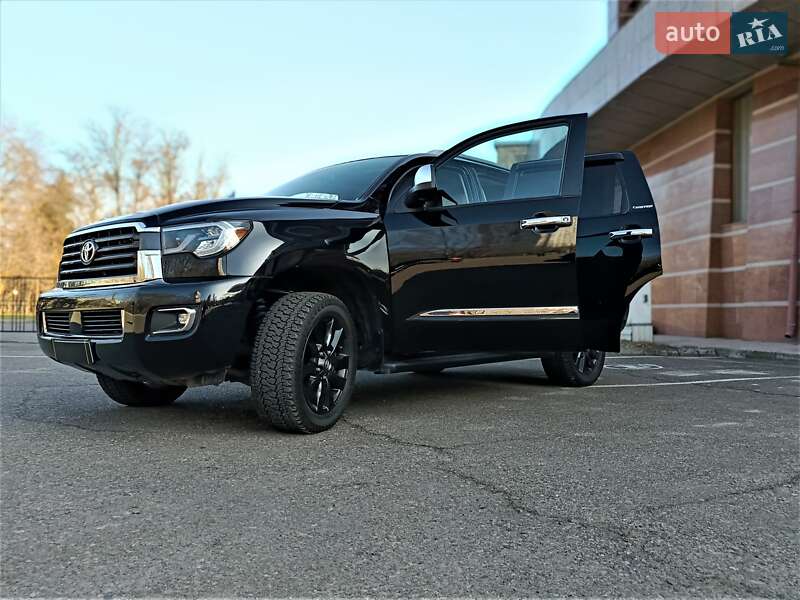 Toyota Sequoia 2018