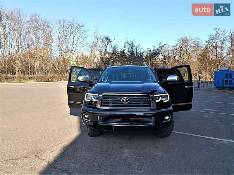Toyota Sequoia 2018