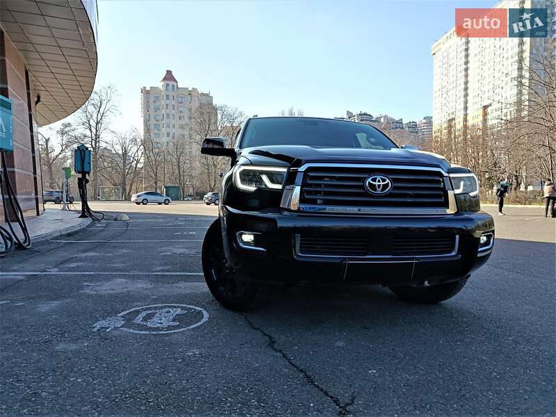 Toyota Sequoia 2018