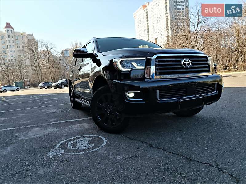 Toyota Sequoia 2018