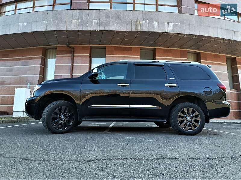 Toyota Sequoia 2018