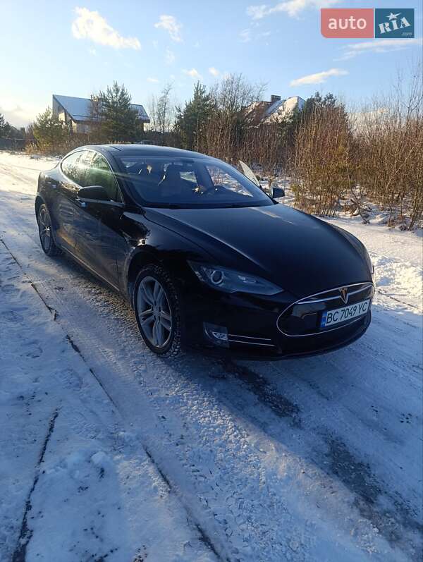 Tesla Model S 2013