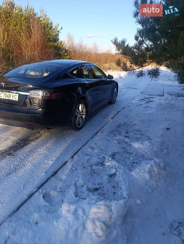 Tesla Model S 2013