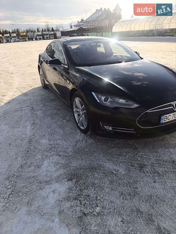 Tesla Model S 2013