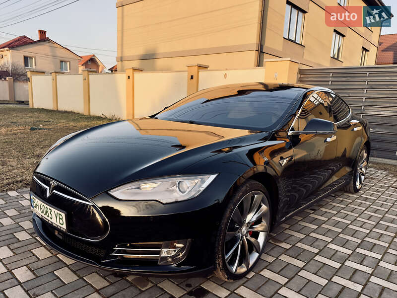 Tesla Model S 2014
