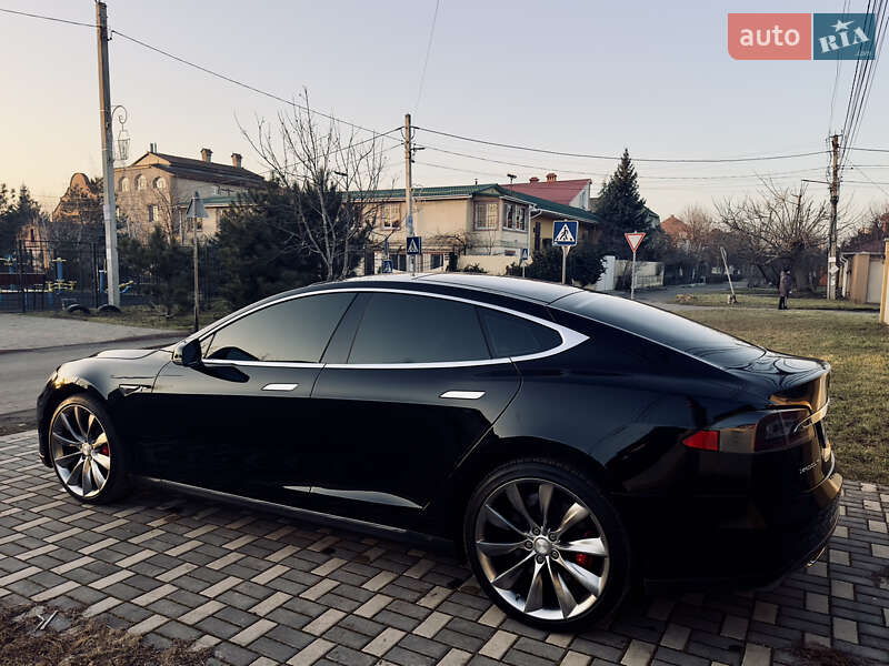 Tesla Model S 2014