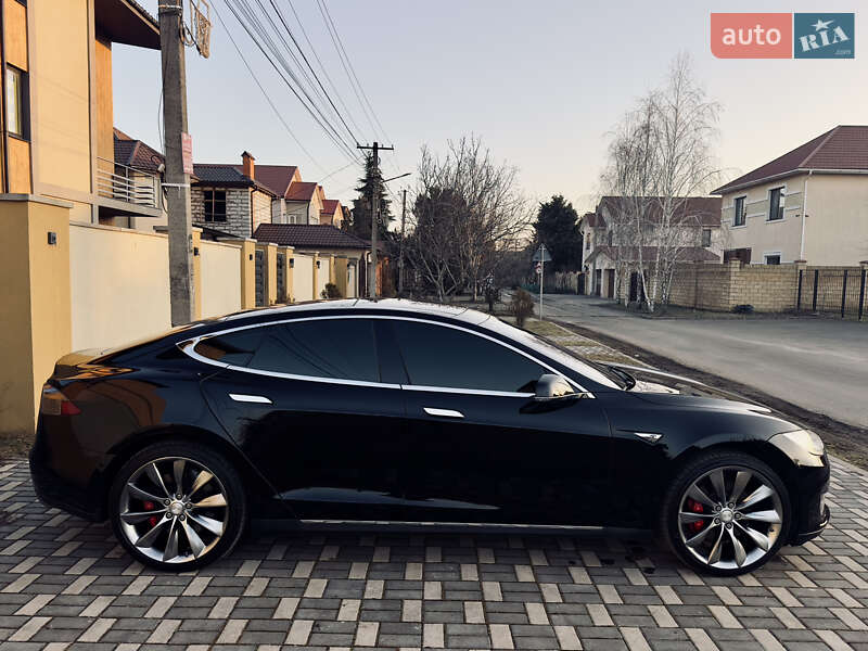 Tesla Model S 2014