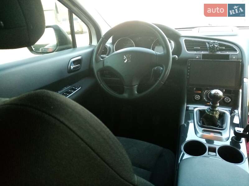 Peugeot 3008 2011