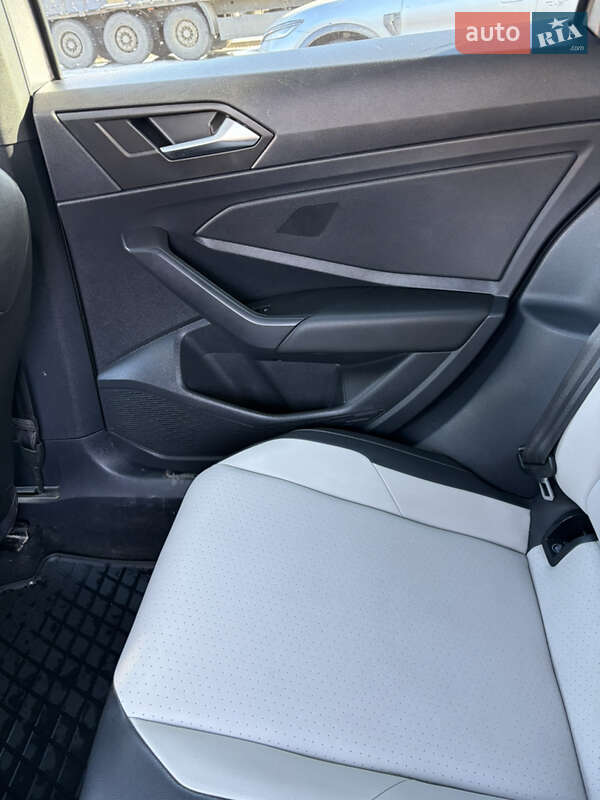 Volkswagen Jetta 2019