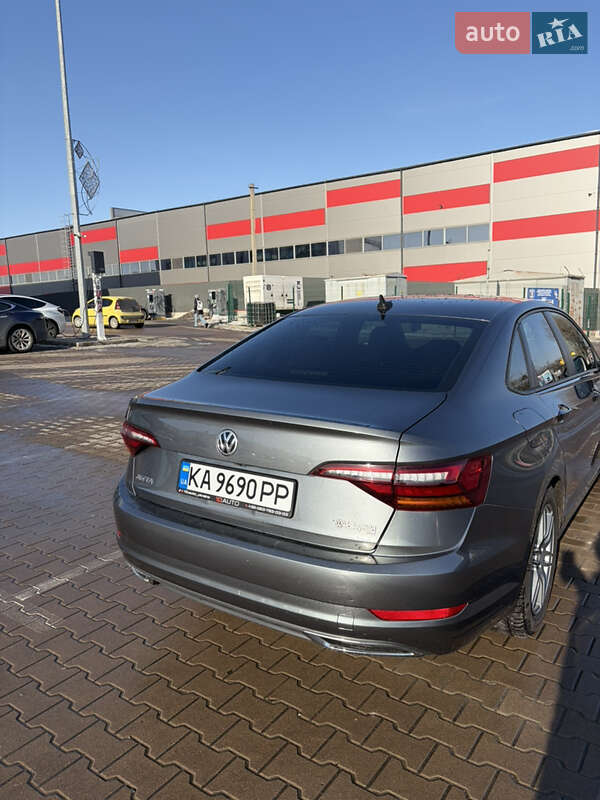 Volkswagen Jetta 2019