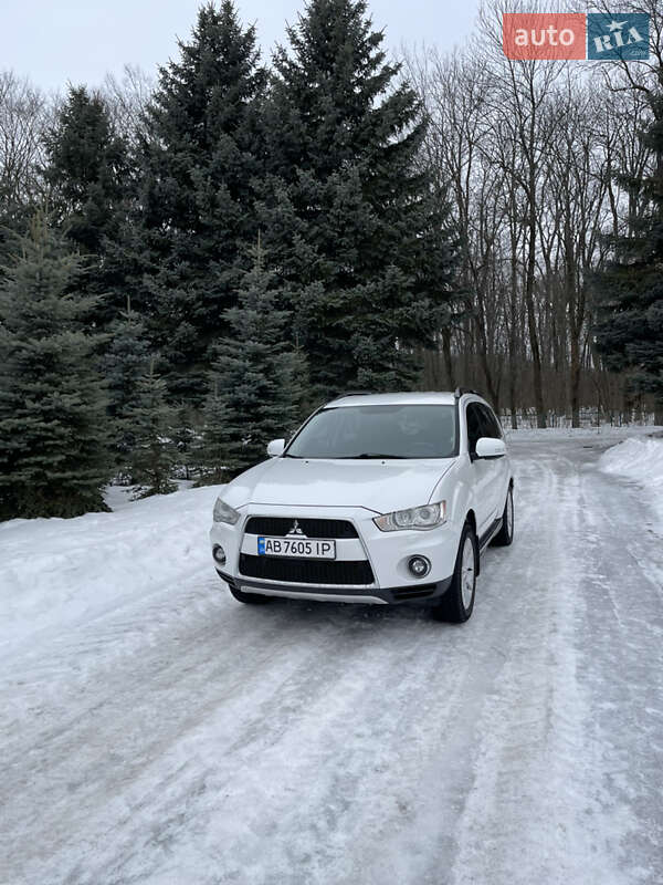 Mitsubishi Outlander 2011