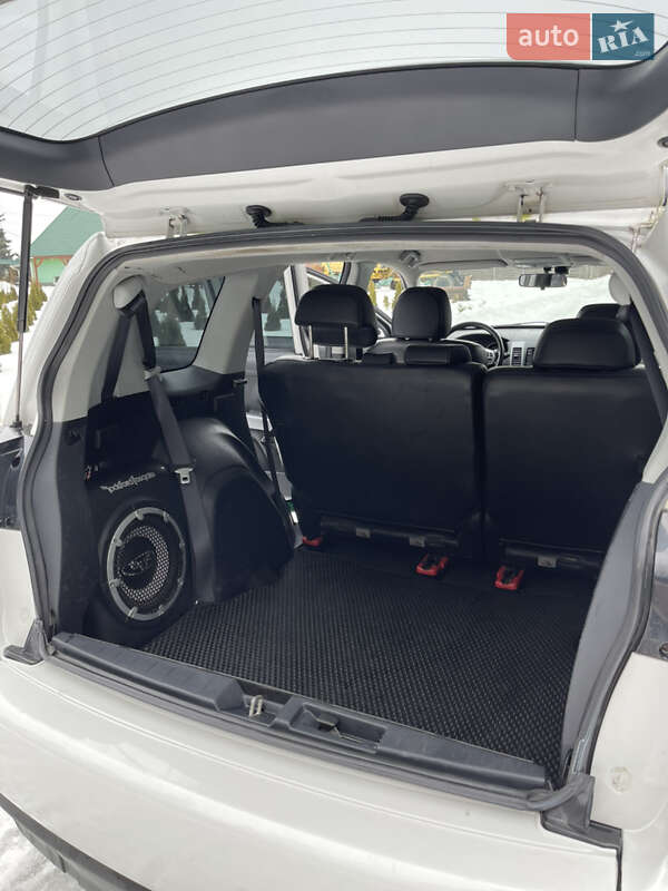 Mitsubishi Outlander 2011