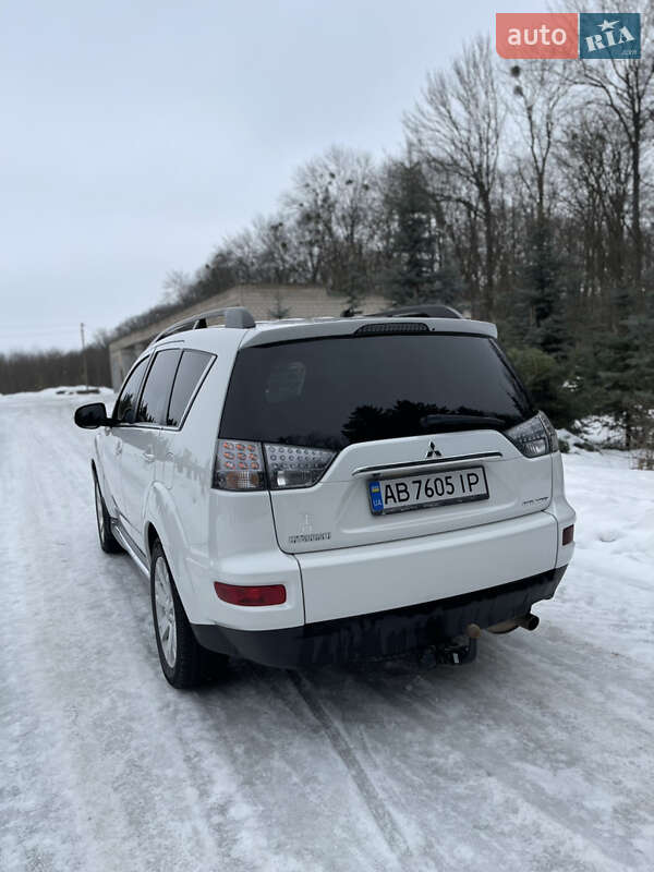 Mitsubishi Outlander 2011