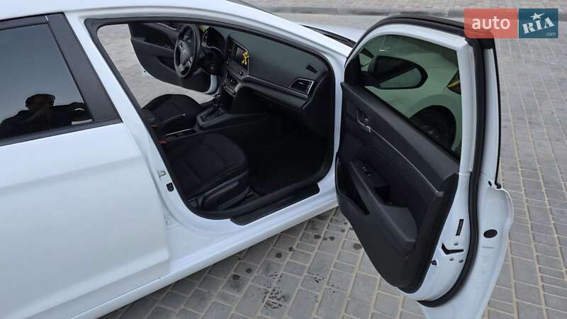 Hyundai Elantra 2017